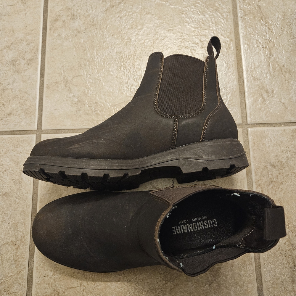 Cushionaire Women's Britain Chelsea Boot Brown 8 Wide